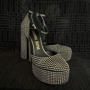 DeviThree Rhinestone Studded Platform Closed Dress Heels Size 8.5